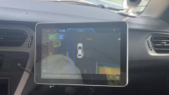 屏幕中会呈现车辆取泊车位